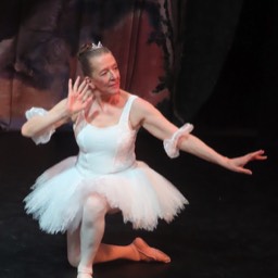 Chelsea Ballet dancer in Snow Variation from The Seasons