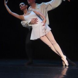 Chelsea Ballet dancers in Bach © St.John Burkett