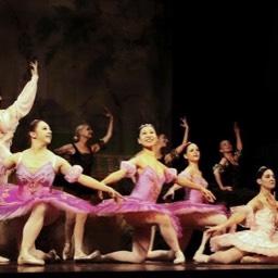 Chelsea Ballet Dancers in Paquita