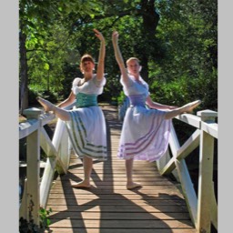 Chelsea Ballet dancers at the Chinese Bridge 